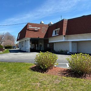 Admiralty Inn & Suites - A Red Collection Hotel